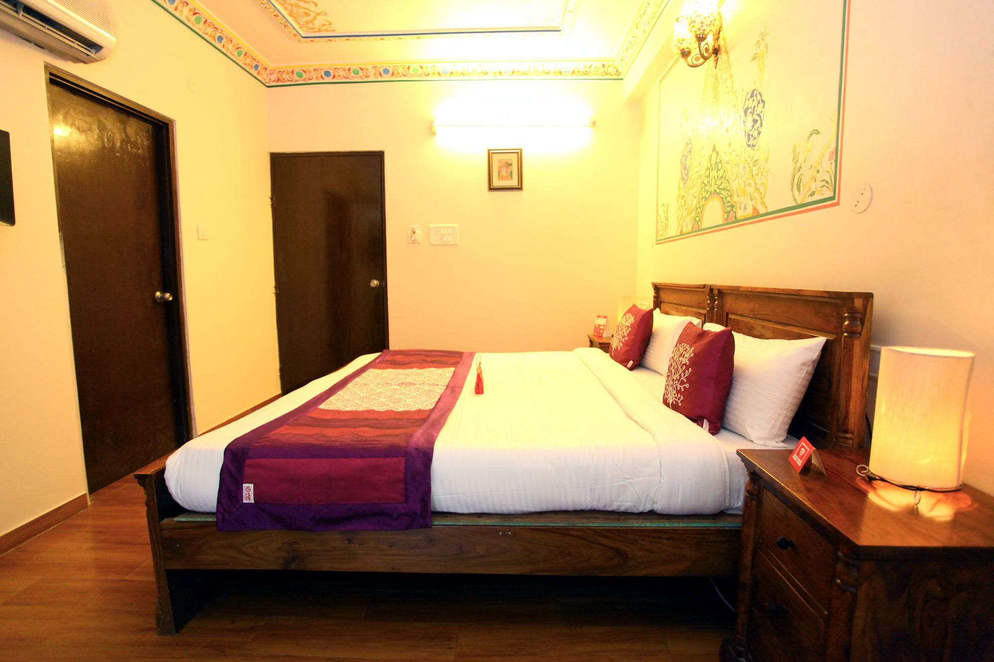 Oyo 2105 Hotel Royal Sheraton Джайпур Екстер'єр фото